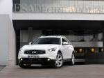 Infiniti FX30d S 2010 года
